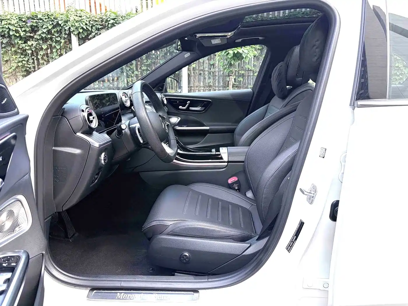 Photo 5 - Mercedes-Benz C-Class