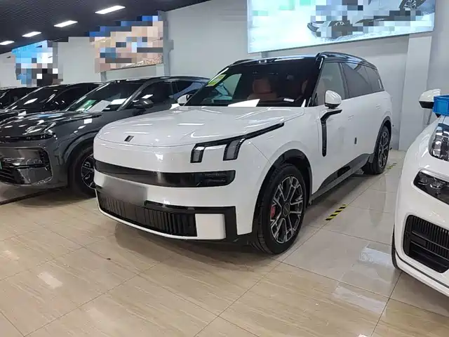  Lynk & Co Lynk & Co 900 2025 2.0T Ultra