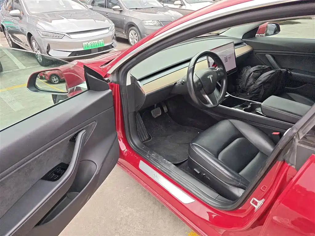 TESLA MODEL 3 (IMPORTED)
