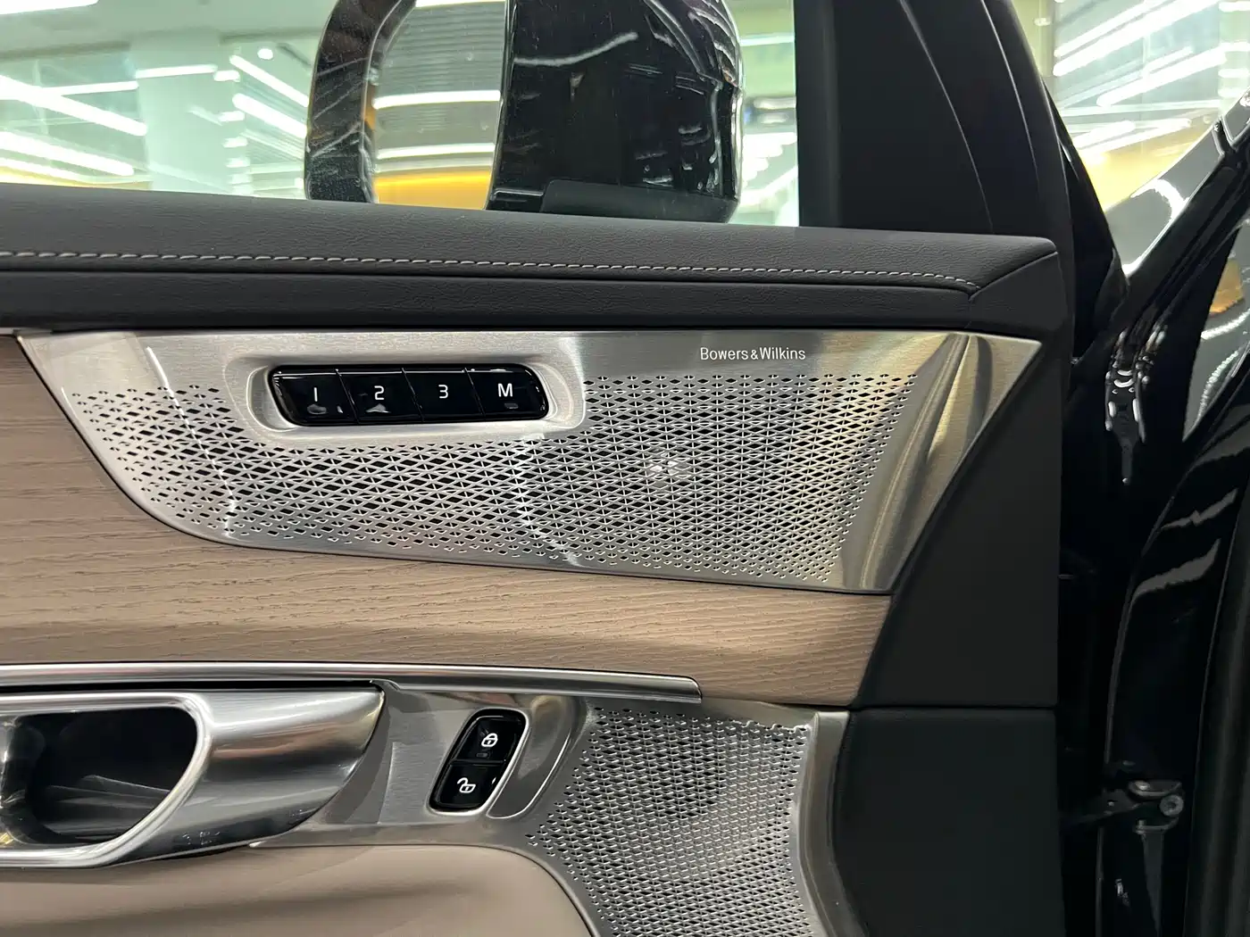 VOLVO XC90 PLUG IN HYBRID