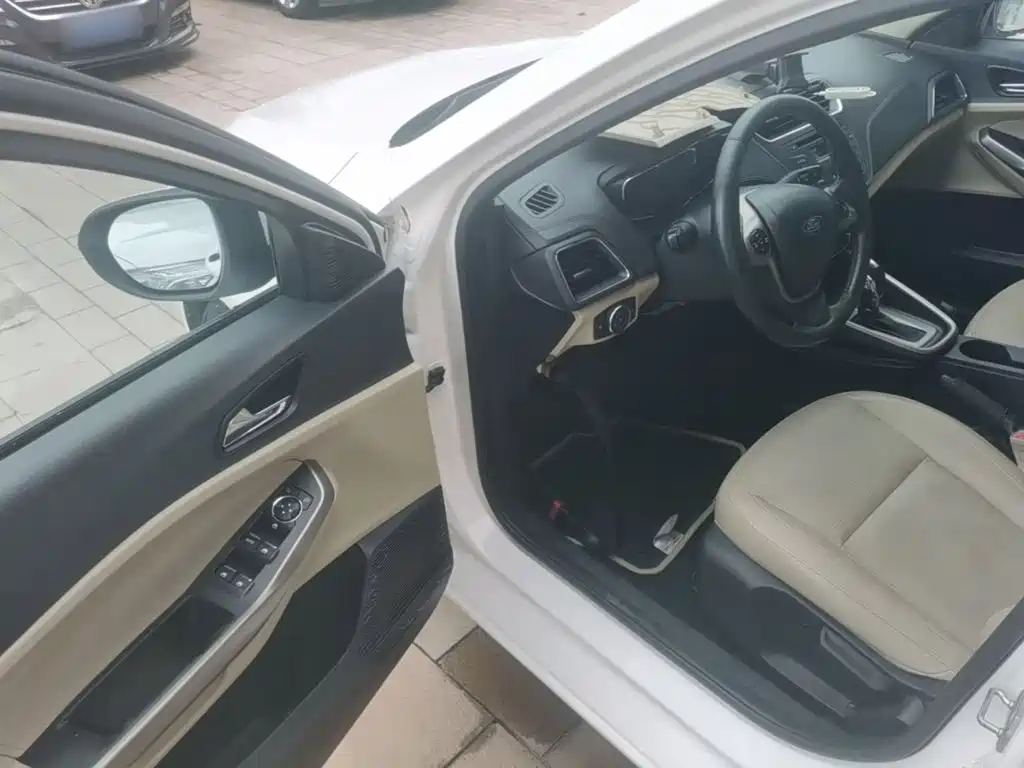 Ford Escort 2015 2015 1.5L Automatic Fashion