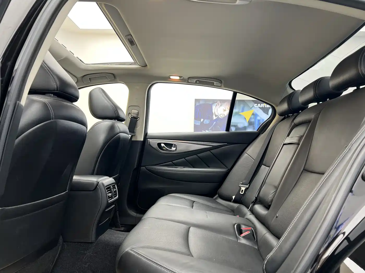 Infiniti Q50 2014 3.7L Comfort Edition фото 22