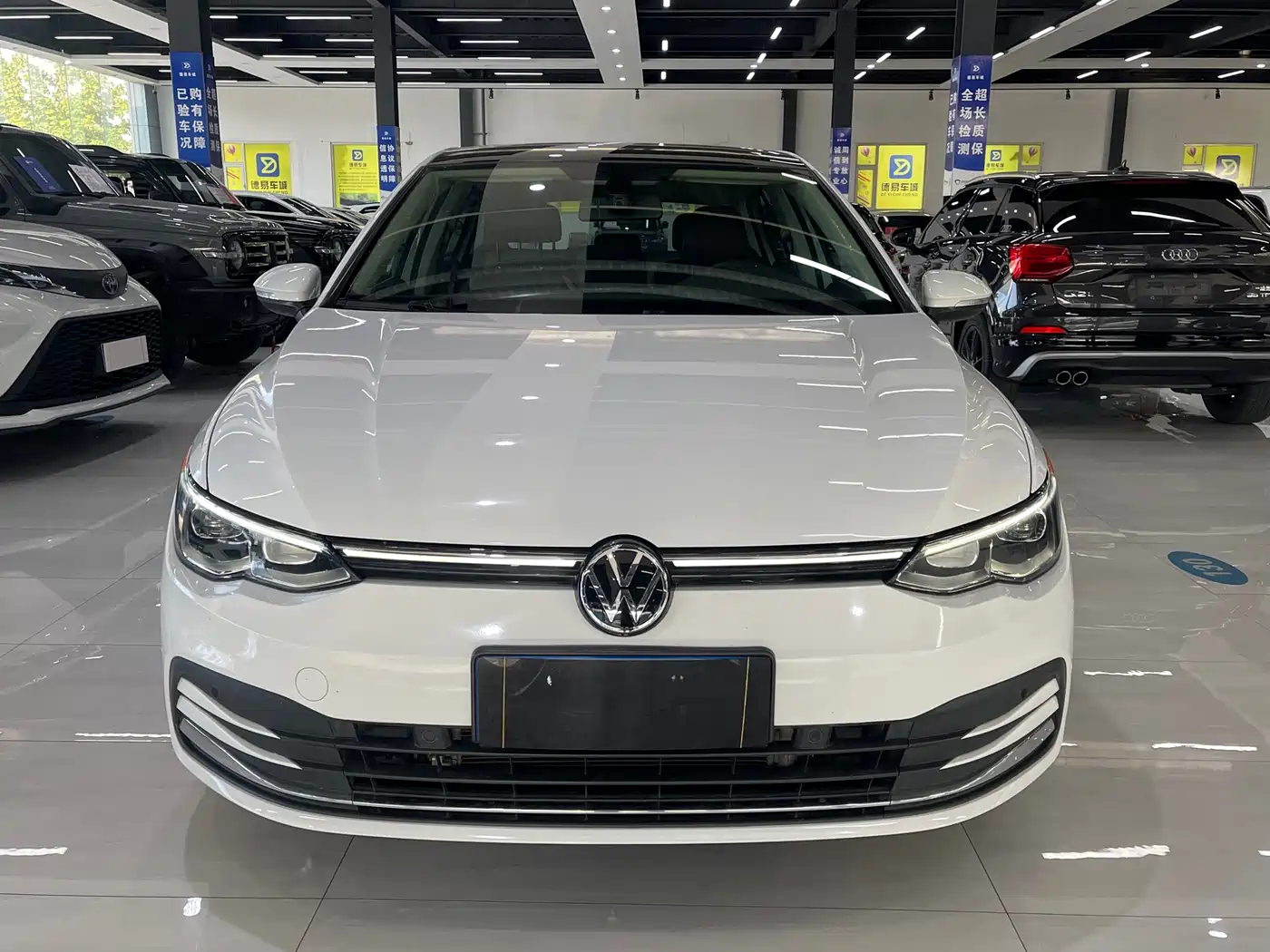 Volkswagen Golf 2021 280TSI DSG 30th Anniversary Edition фото 2