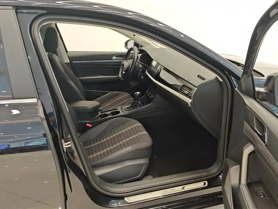 Volkswagen Lavida 2022 280TSI DSG Comfort Edition фото 8