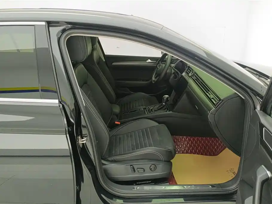 Volkswagen Magotan 2020 330TSI DSG Luxury фото 8