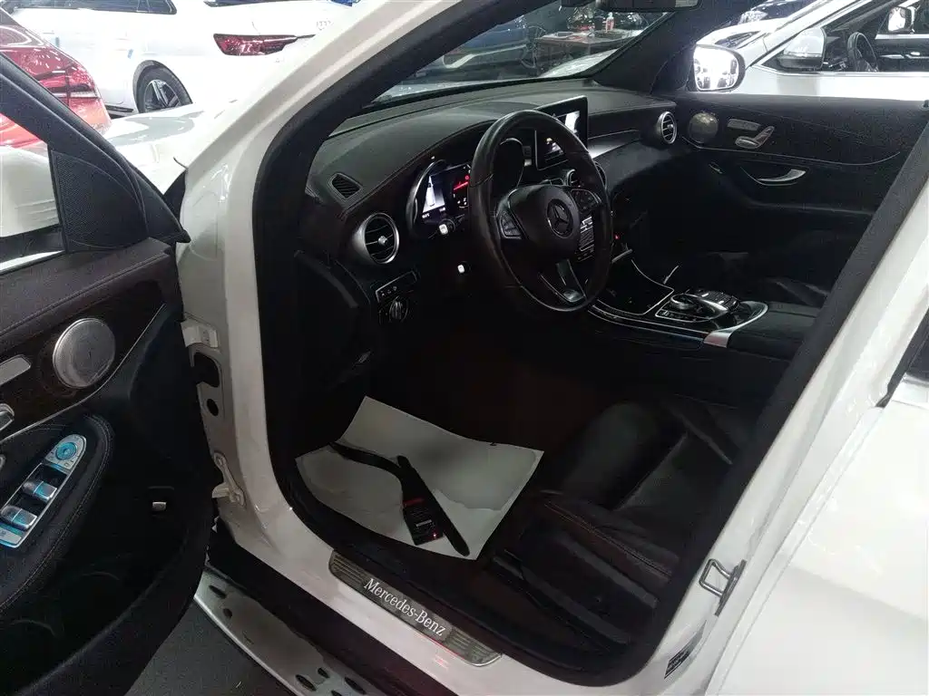 Mercedes-Benz GLC 2019 GLC 260 L 4MATIC Luxury фото 16