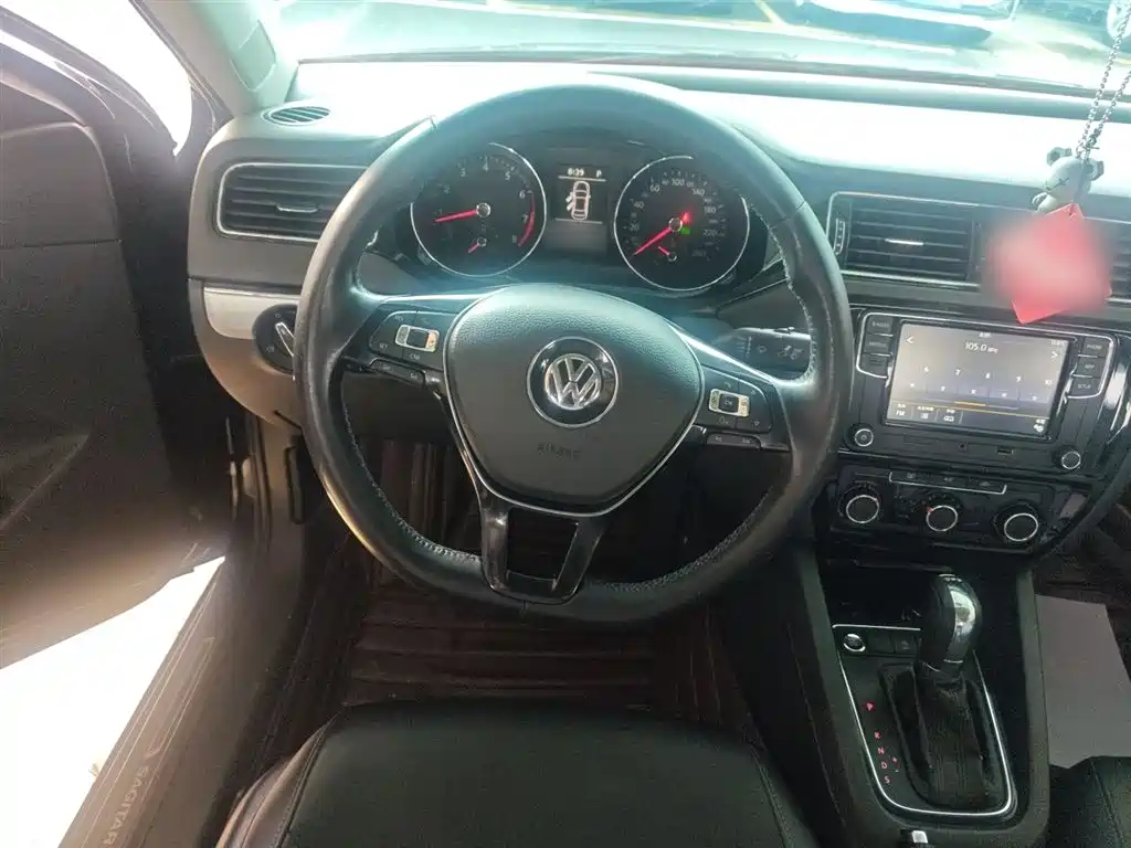 Volkswagen Sagitar 2018 280TSI DSG Spark Edition фото 11