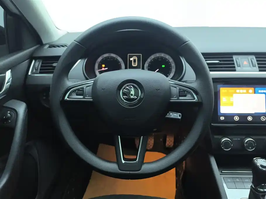 Škoda Octavia 2019 Wagon TSI280 DSG Luxury Edition China VI фото 15