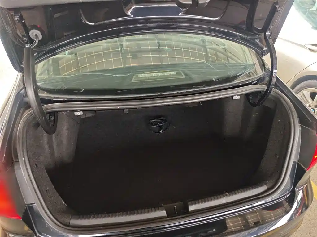 Volkswagen Sagitar 2018 280TSI DSG Spark Edition фото 19