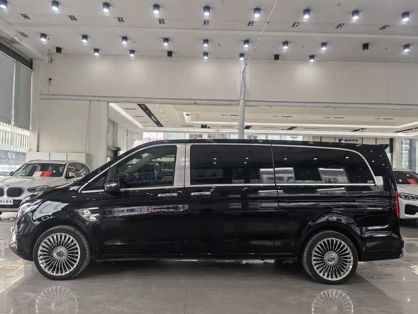 Mercedes-Benz Vito 2021 2.0T Business Edition 7-seater фото 7