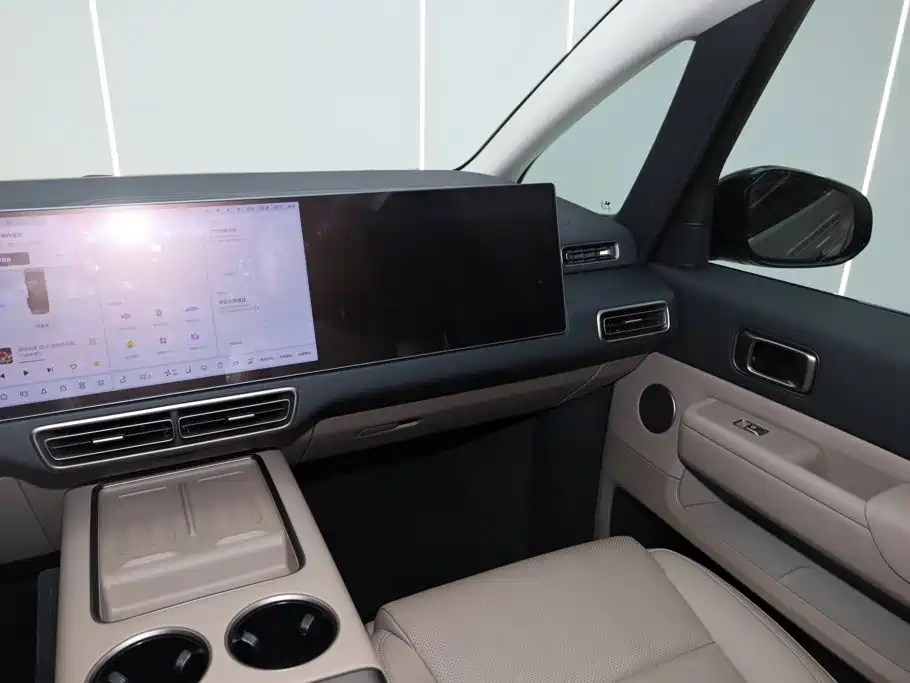 Li Auto MEGA 2025 2025 Model Home Family Special Edition