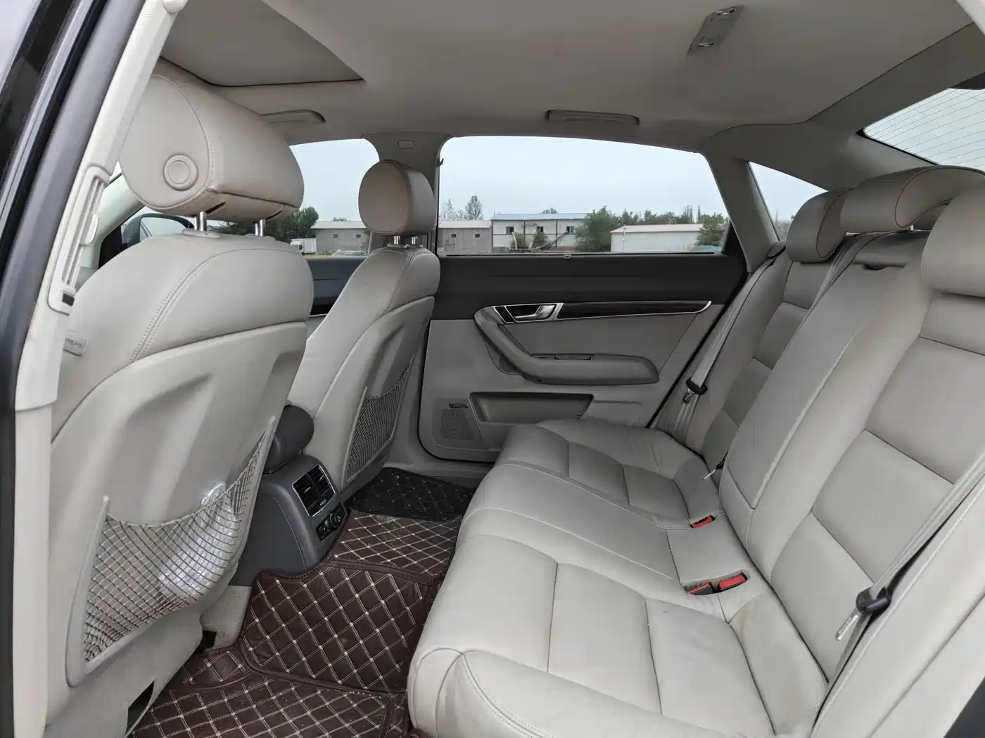 Photo 8 - Audi A6L