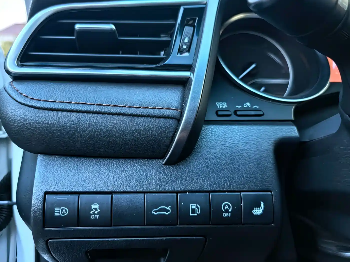 Toyota Camry 2018 2.5G Luxury Edition фото 17