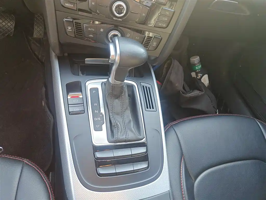 Audi A4L 2016 30 TFSI Automatic Comfort фото 14