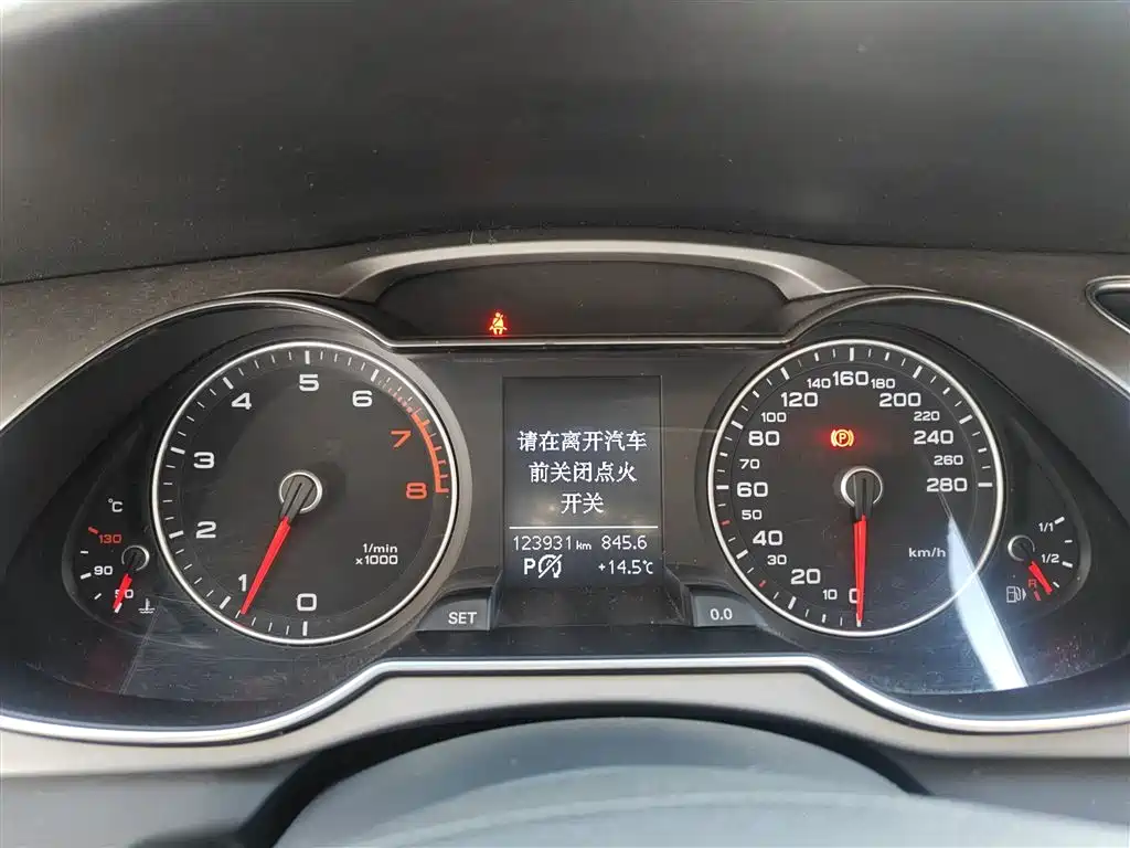Audi A4L 2016 30 TFSI Automatic Comfort фото 12
