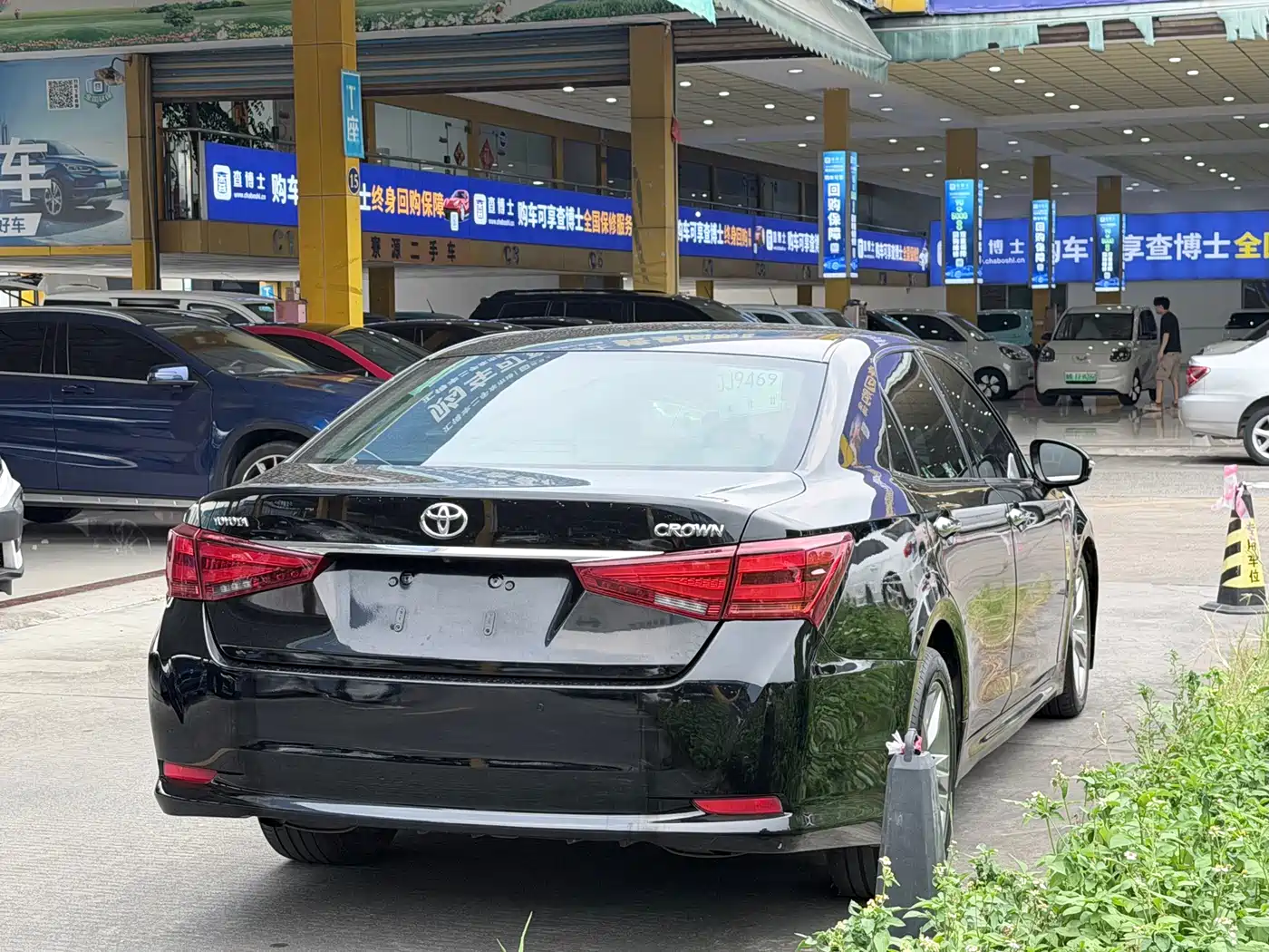 Фото 11 - Toyota Crown