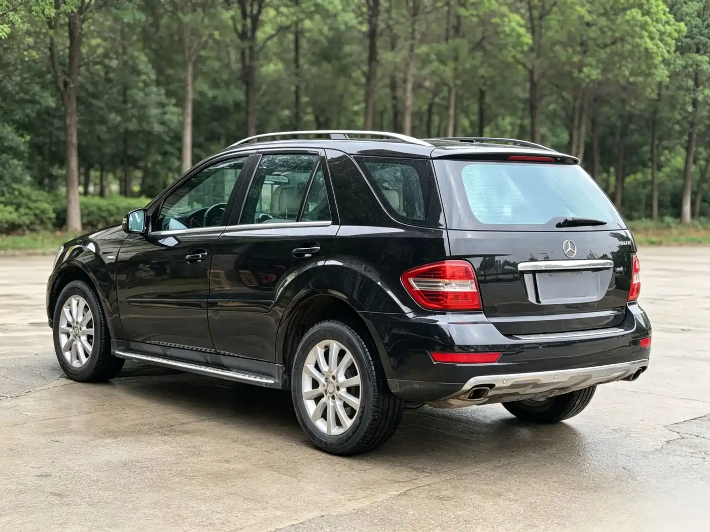 Mercedes-Benz M-Class 2010 ML 350 4MATIC Luxury фото 4