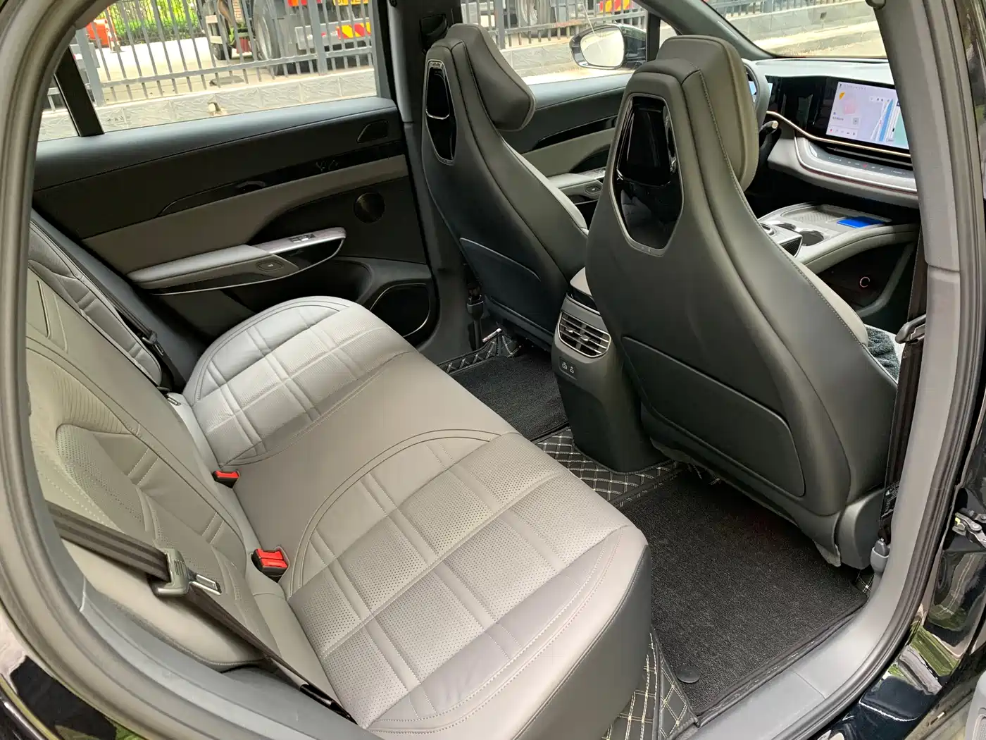 Hongqi Tian Gong 08 2025 680 AWD Smart Selection Edition фото 11