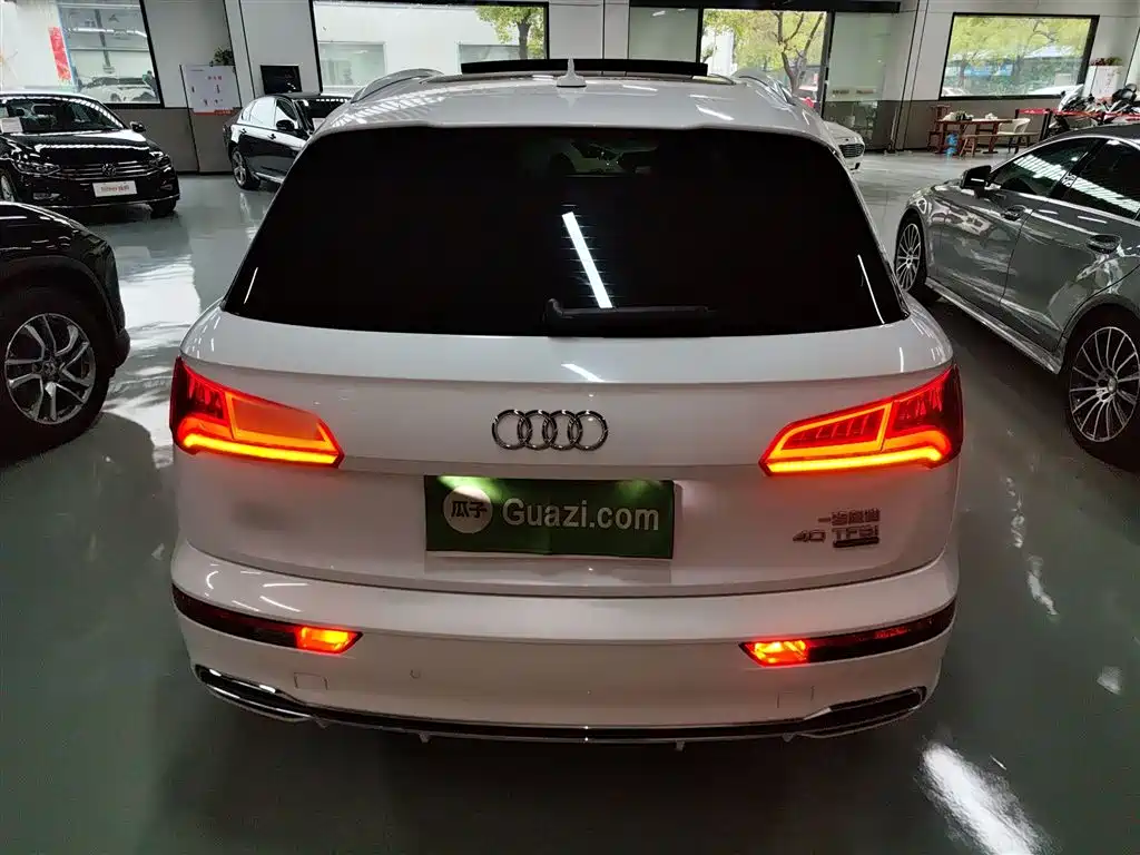 Audi Q5L 2020 40 TFSI Prestige Fashion фото 6