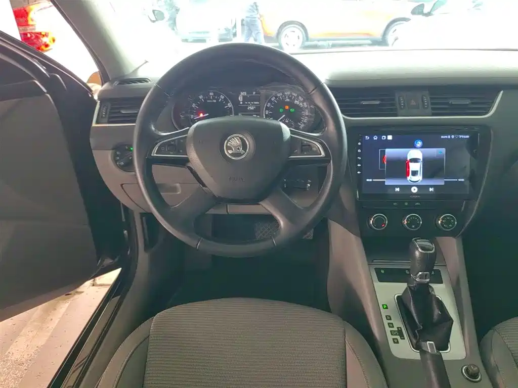 Škoda Octavia 2015 1.6L Automatic逸杰版 фото 7