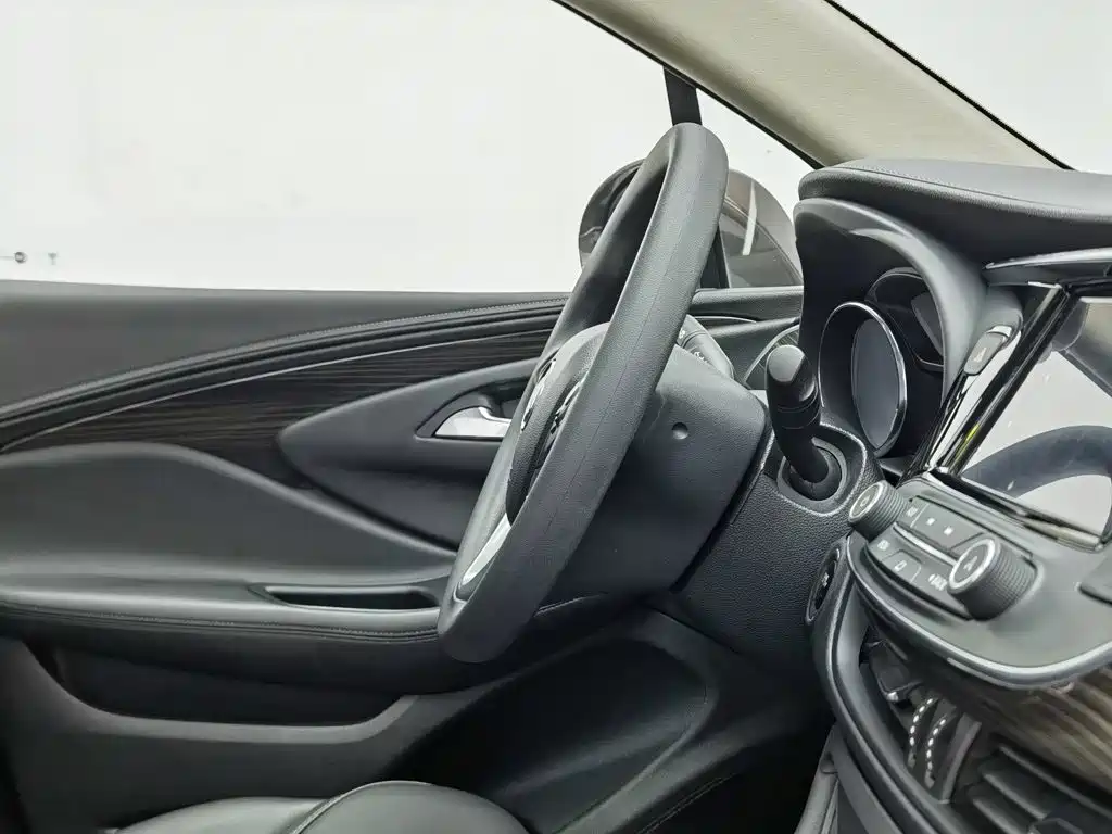 Фото 22 - Buick Envision Plus