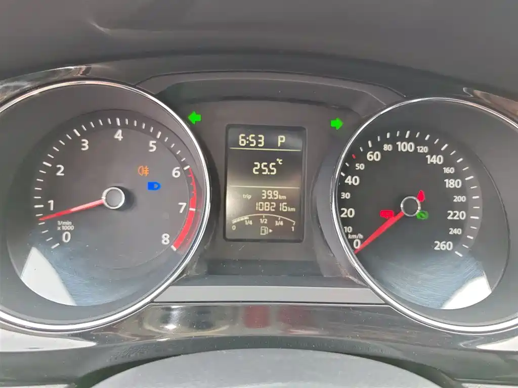 Volkswagen Sagitar 2017 1.6L Automatic Comfort фото 12