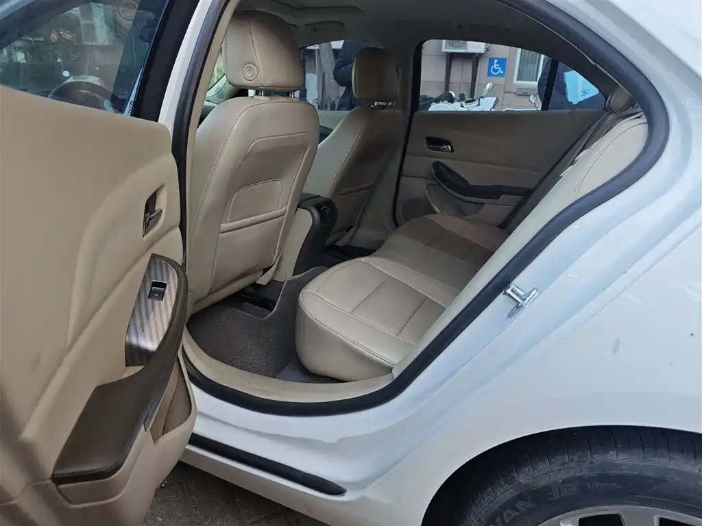 Chevrolet Malibu 2013 2.4L Automatic Luxury Edition фото 15