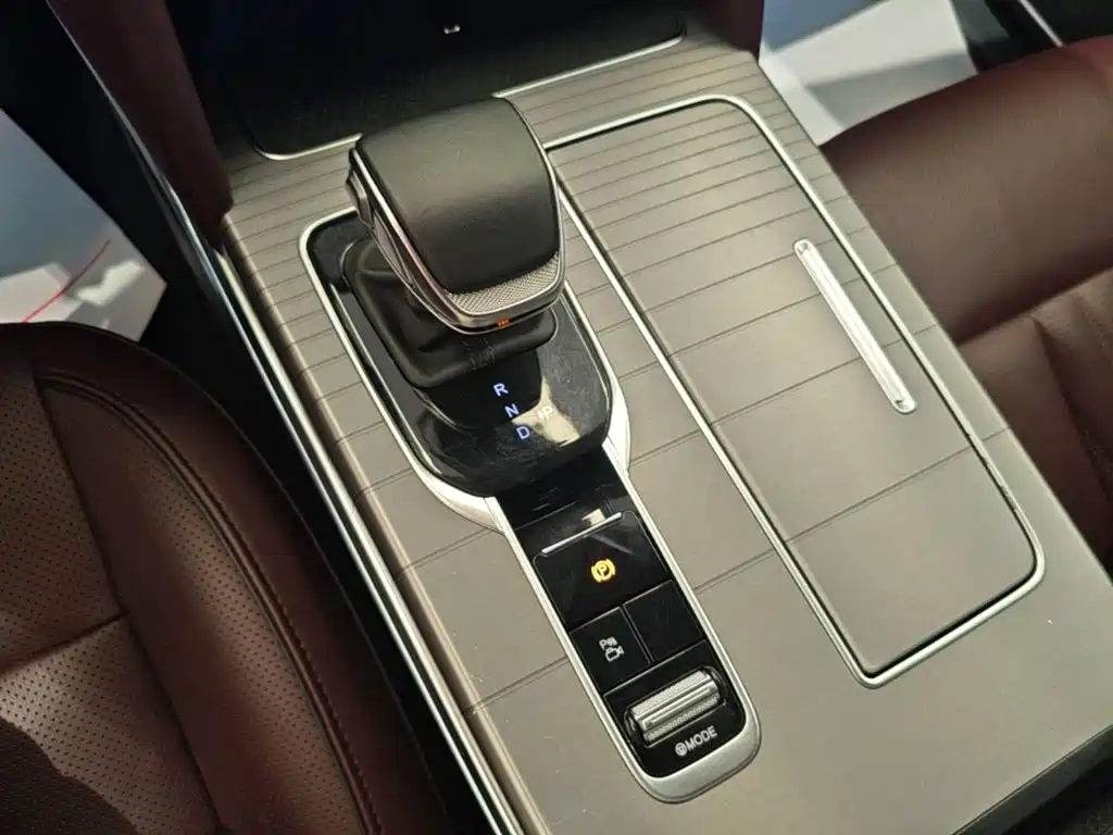 Hongqi HS7 PHEV 2025 2024 2.0T PHEV 4WD Flagship Edition 6-seater