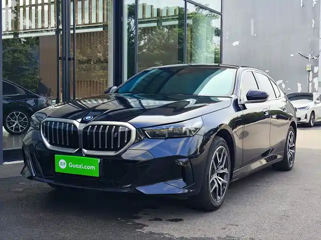 BMW i5 2025