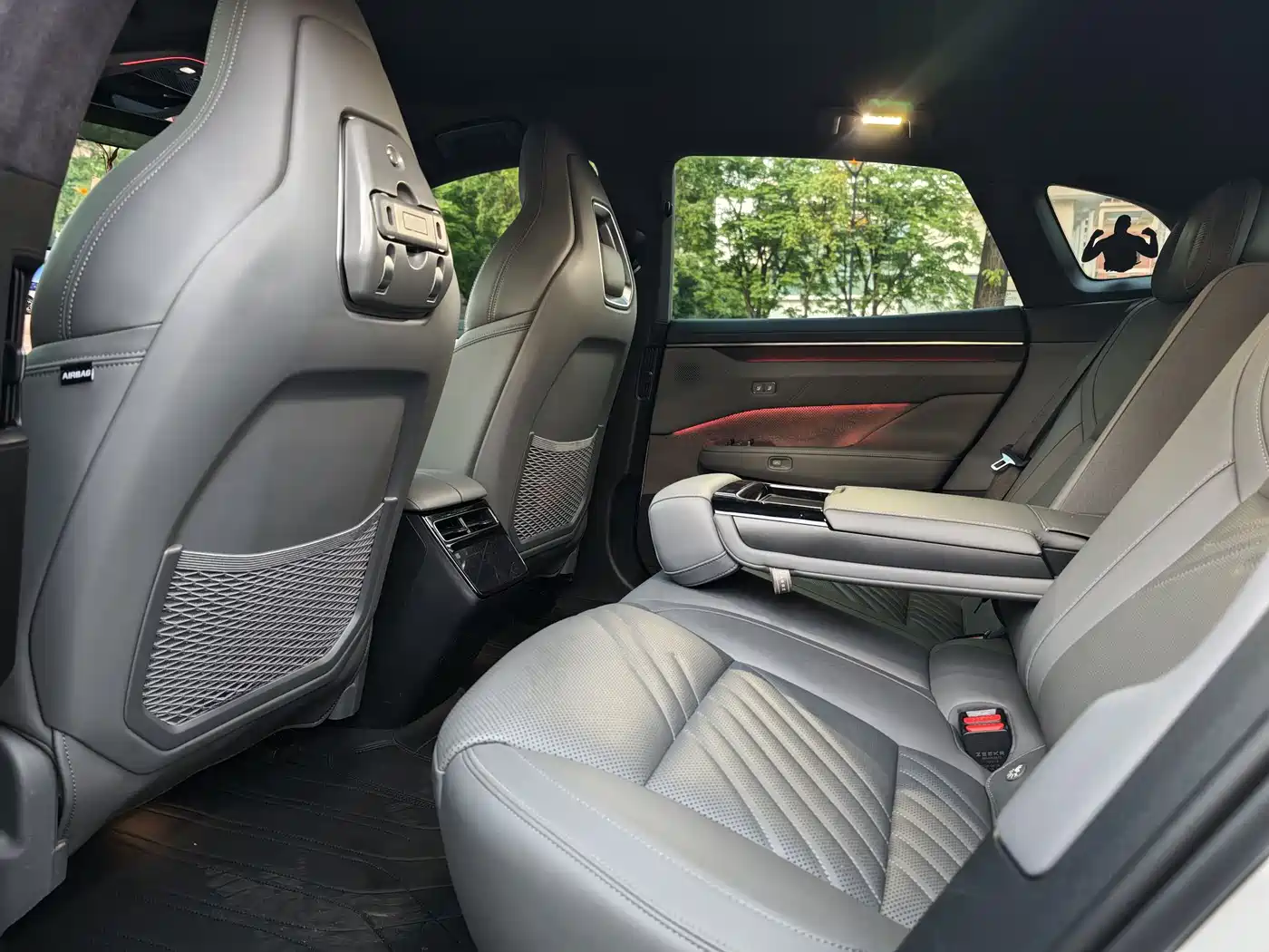 Zeekr 001 2024 WE Edition 100kWh RWD фото 4