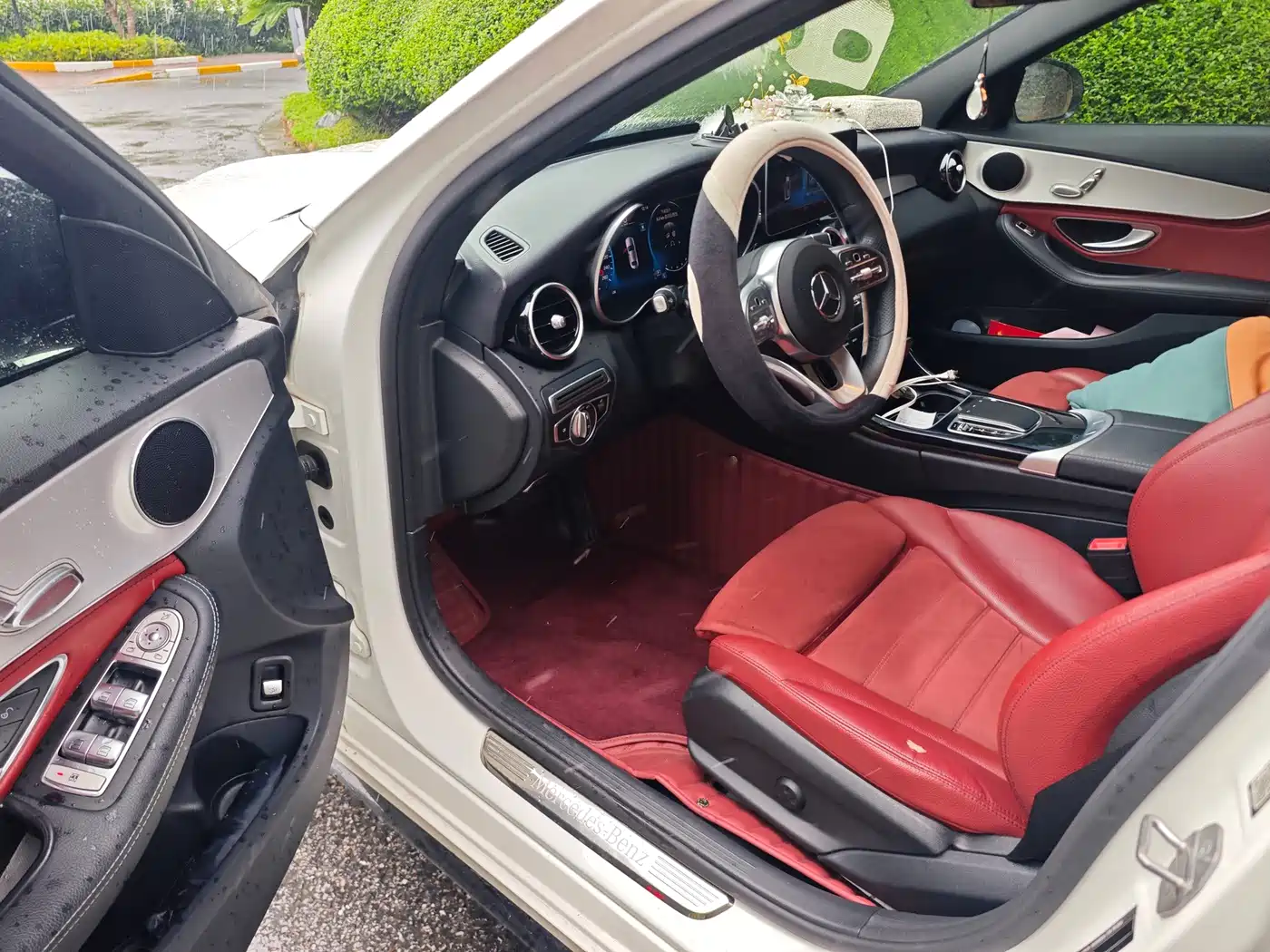 Photo 8 - Mercedes-Benz C-Class
