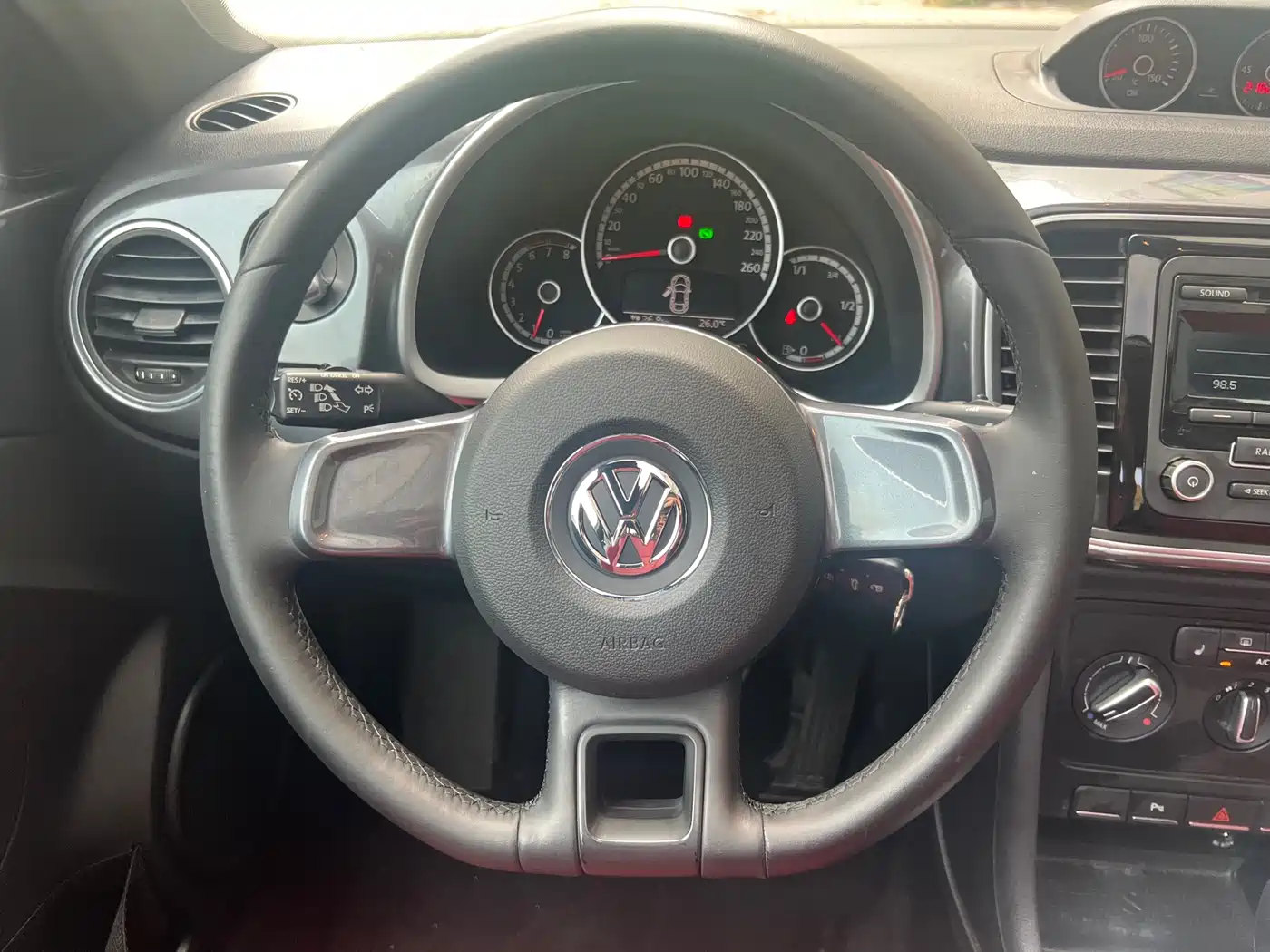 Volkswagen Beetle 2013 1.4TSI Comfort фото 20