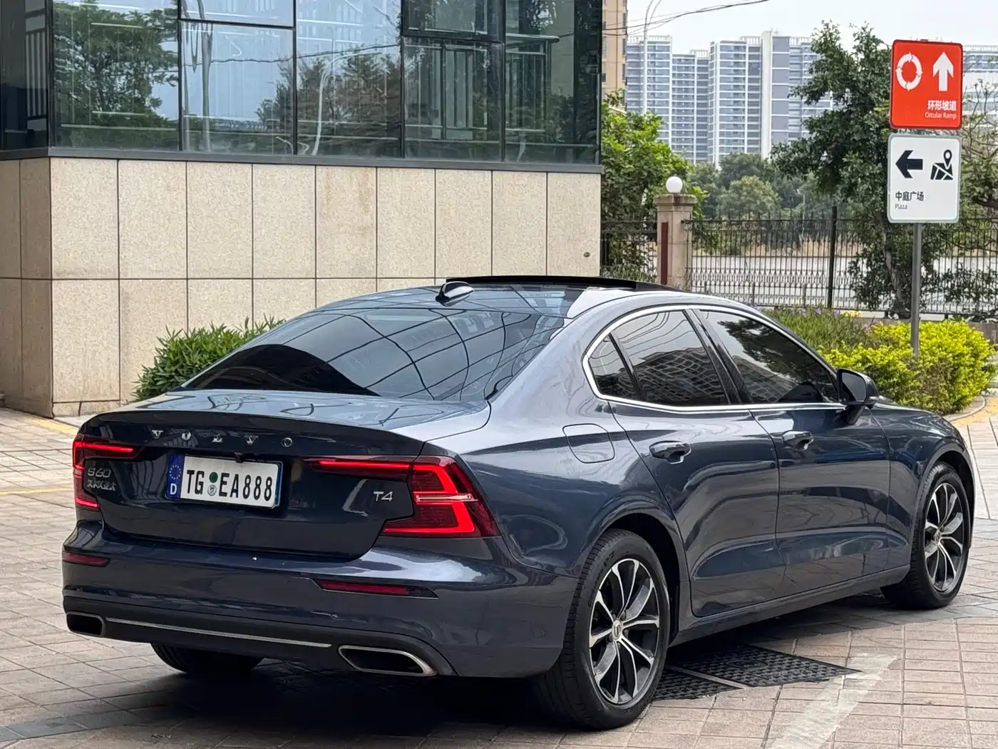 VOLVO S60