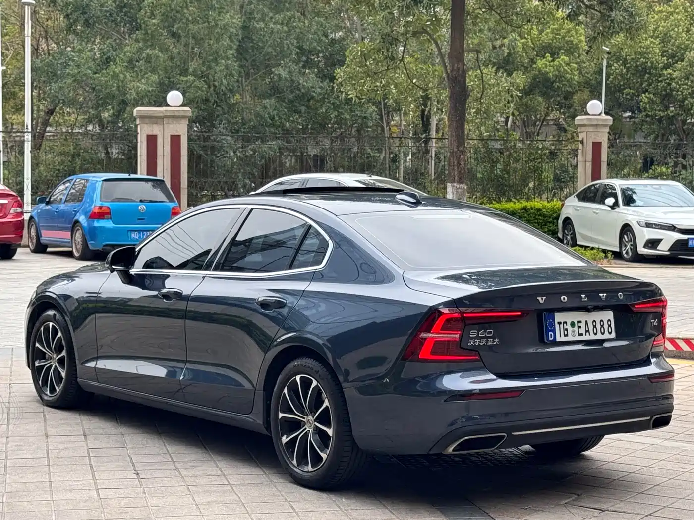 VOLVO S60