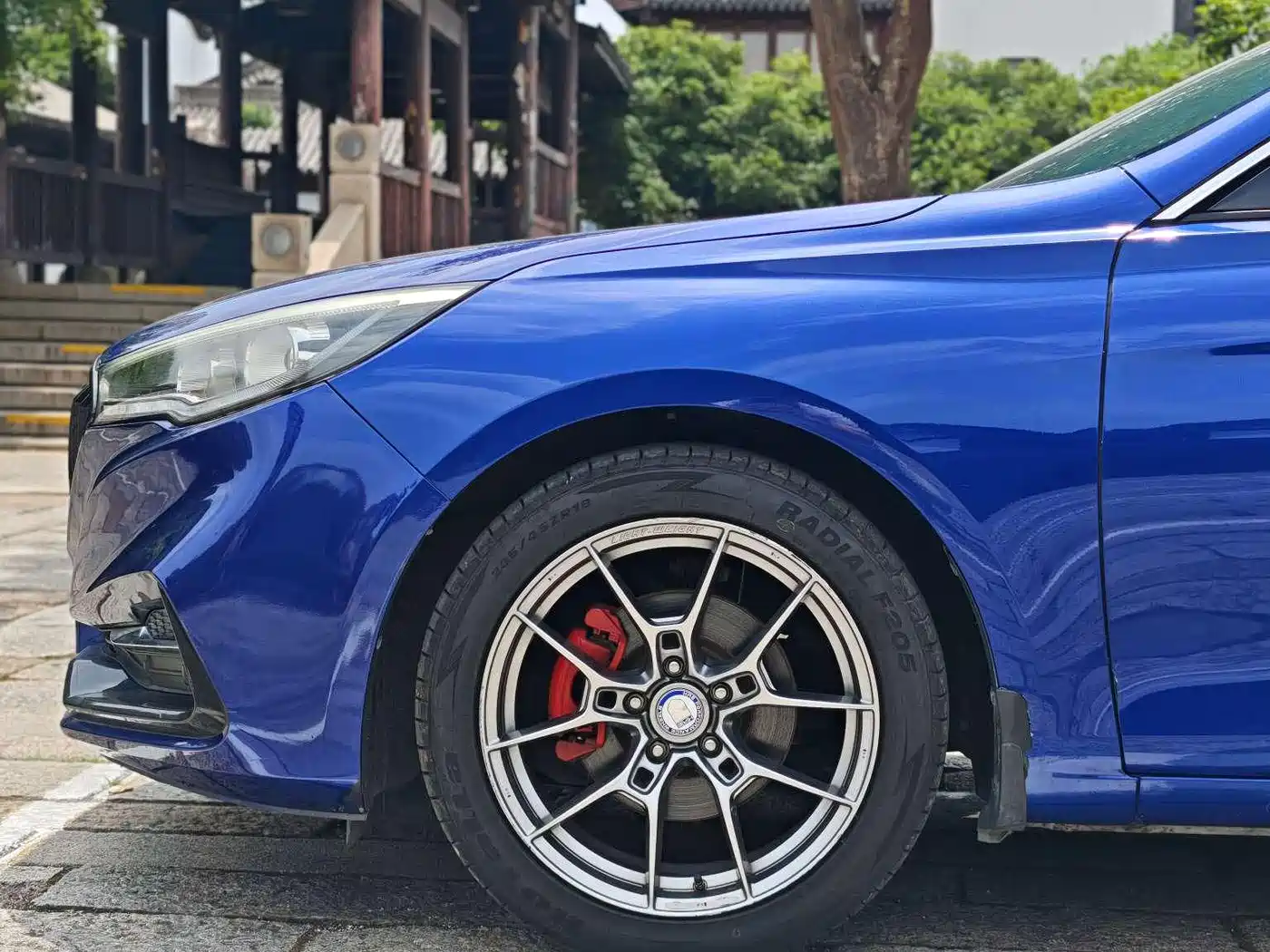 Фото 3 - Hongqi H5