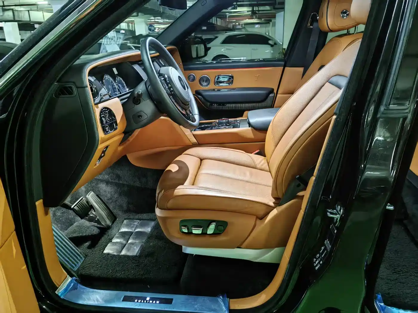 Rolls-Royce Cullinan 2026 2018 5-Seater Version