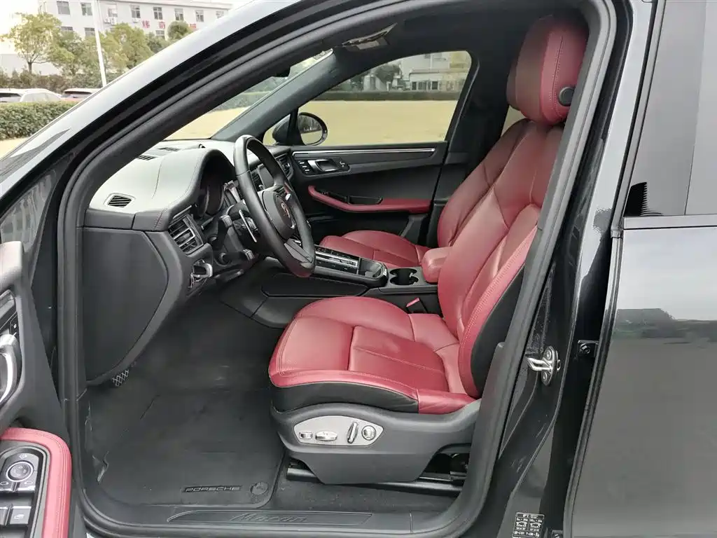 Porsche Macan 2023 Macan 2.0T фото 3