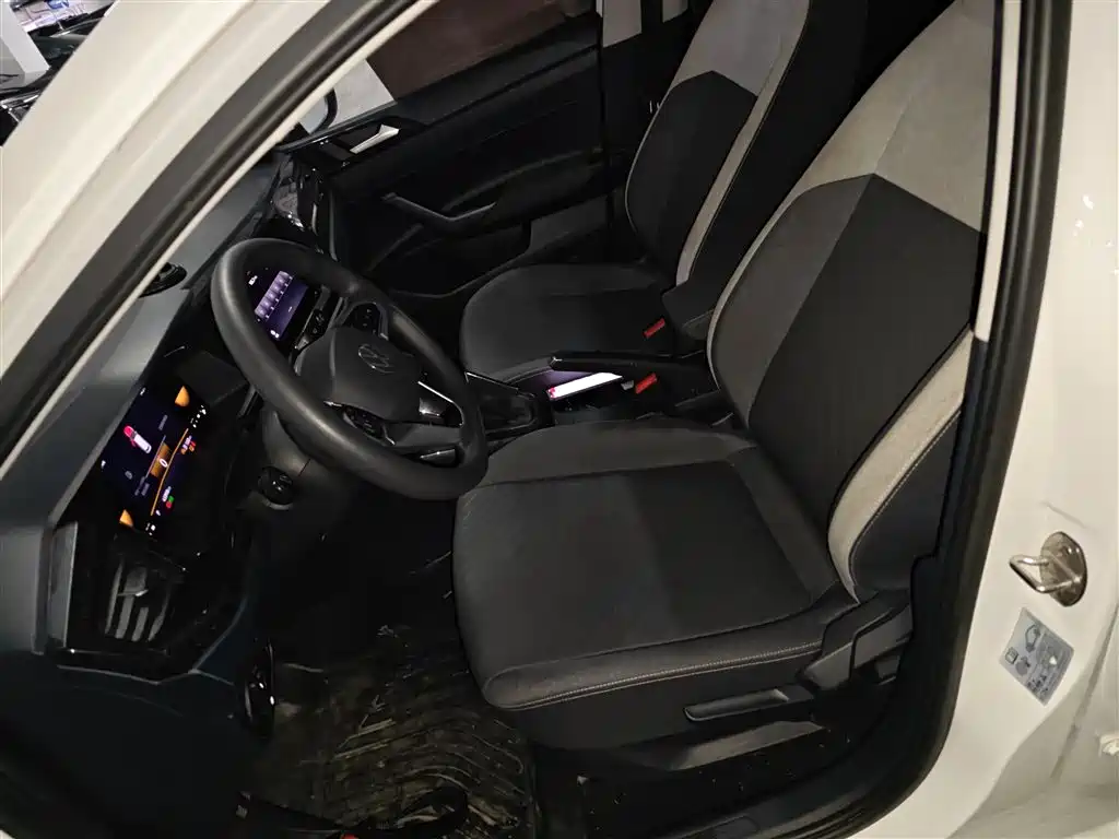Volkswagen Lavida 2023 New Sharp 1.5L Auto Premium Edition фото 11