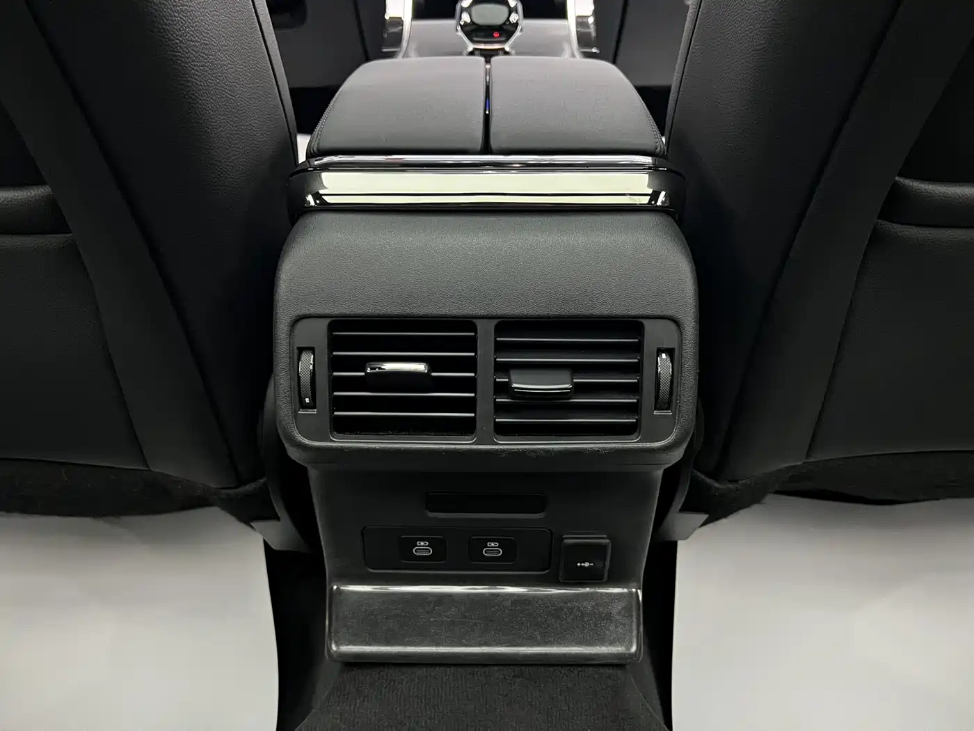 Land Rover Range Rover Velar 2024 Dynamic SE фото 14