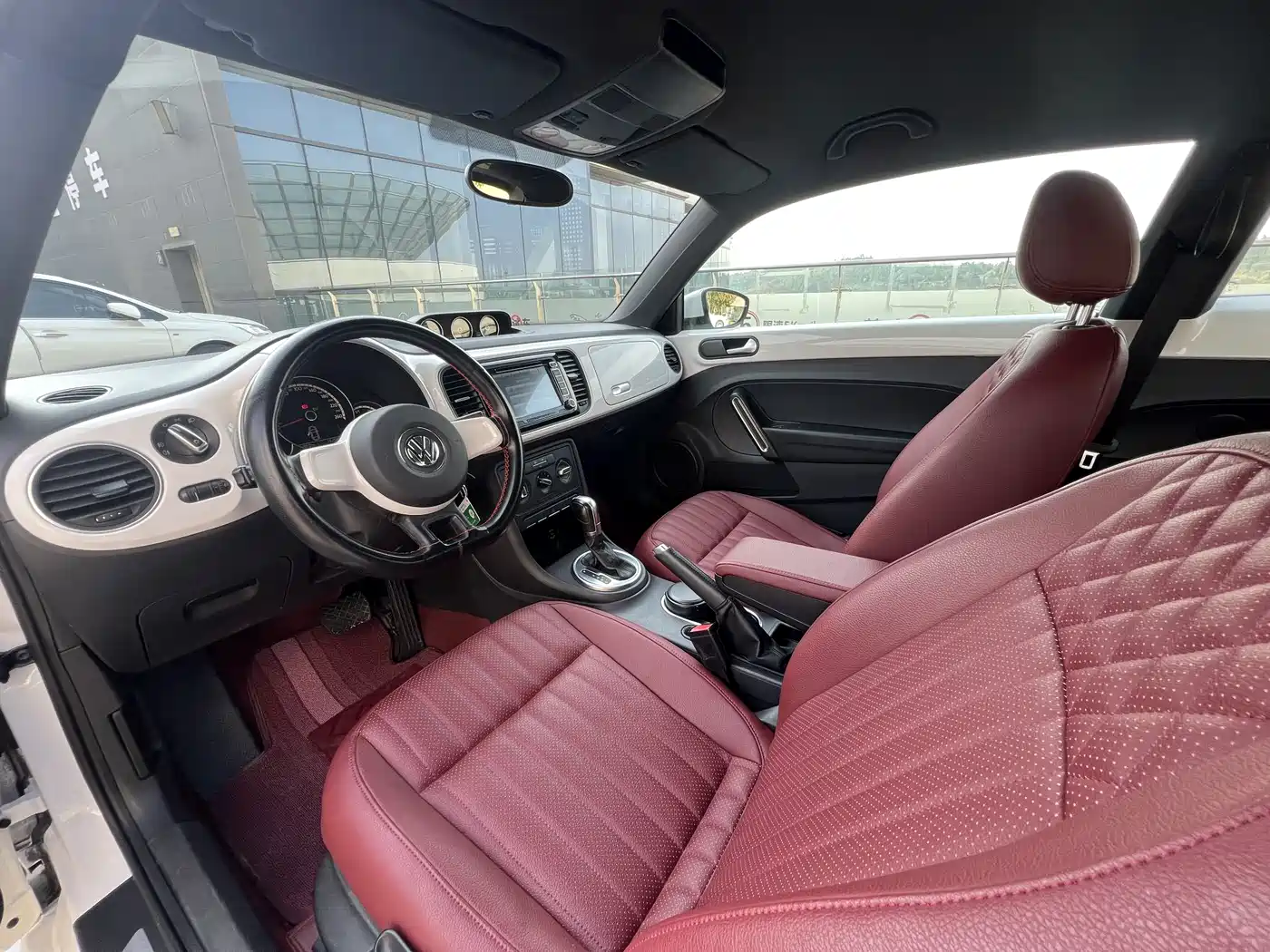 Volkswagen Beetle 2014 1.4TSI Fashion Edition фото 9