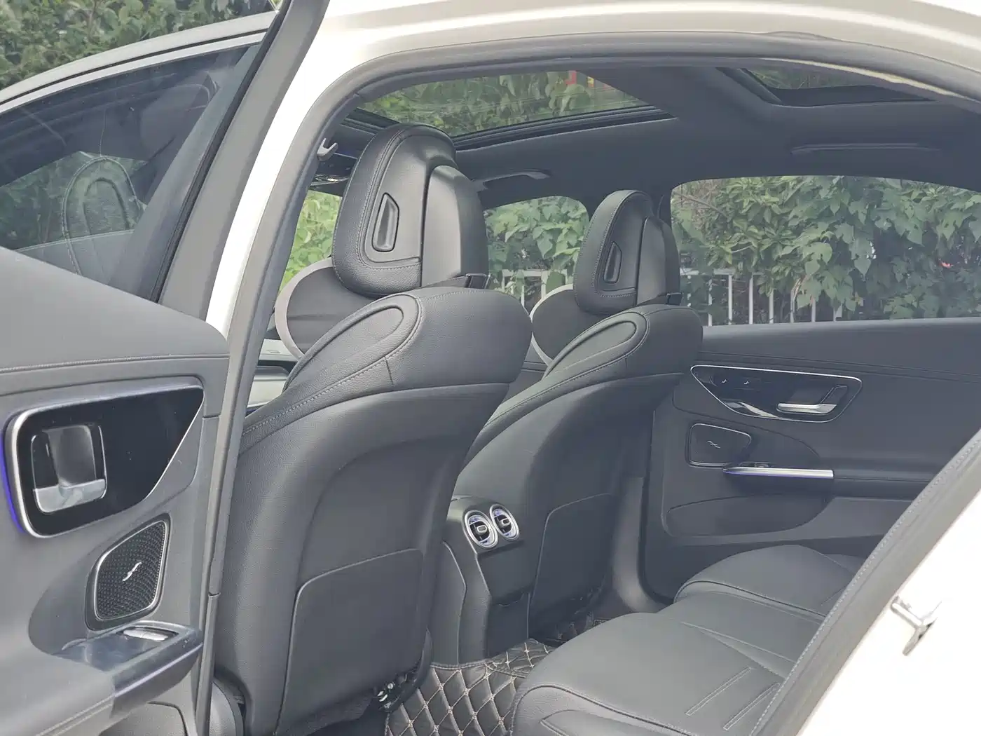 Mercedes-Benz C-Class 2023 Facelift II C 260 L Sport Edition фото 17