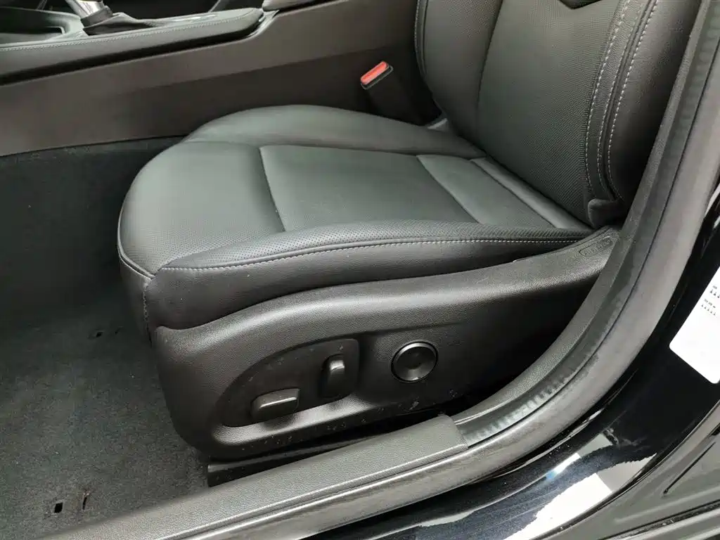 CADILLAC CT4