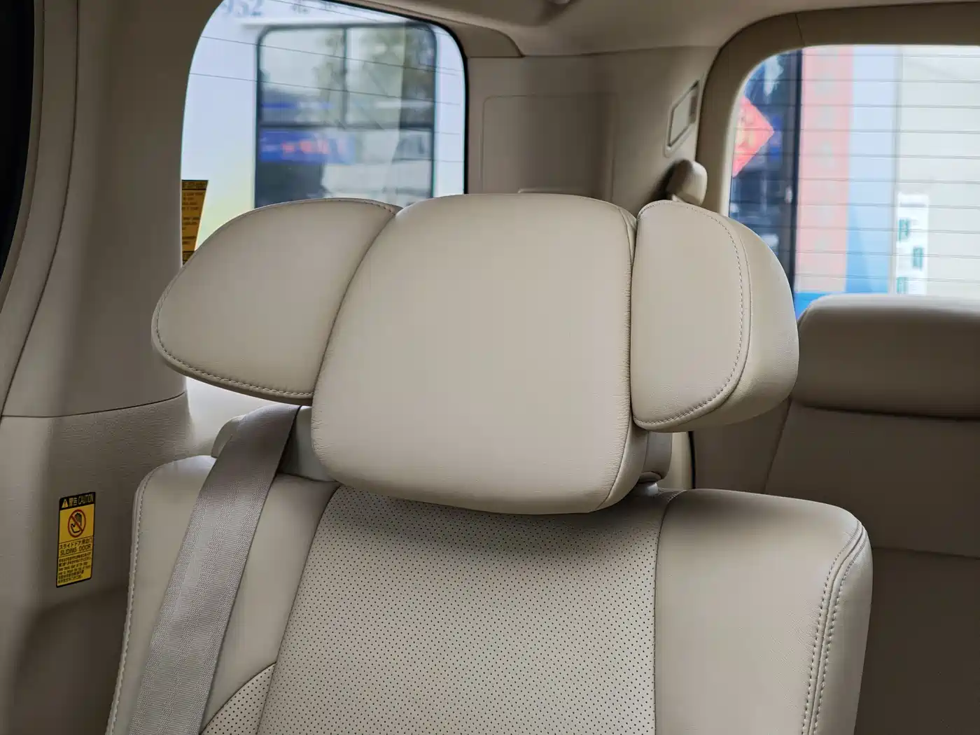 Toyota Alphard 2011 3.5L Luxury Edition фото 30