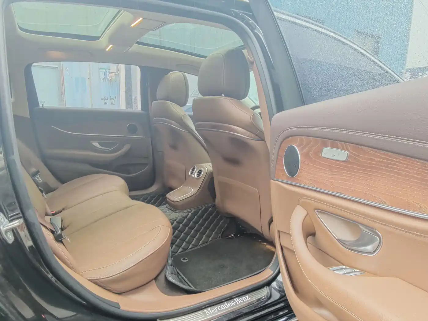 Mercedes-Benz E-Class 2023 E 260 L фото 9
