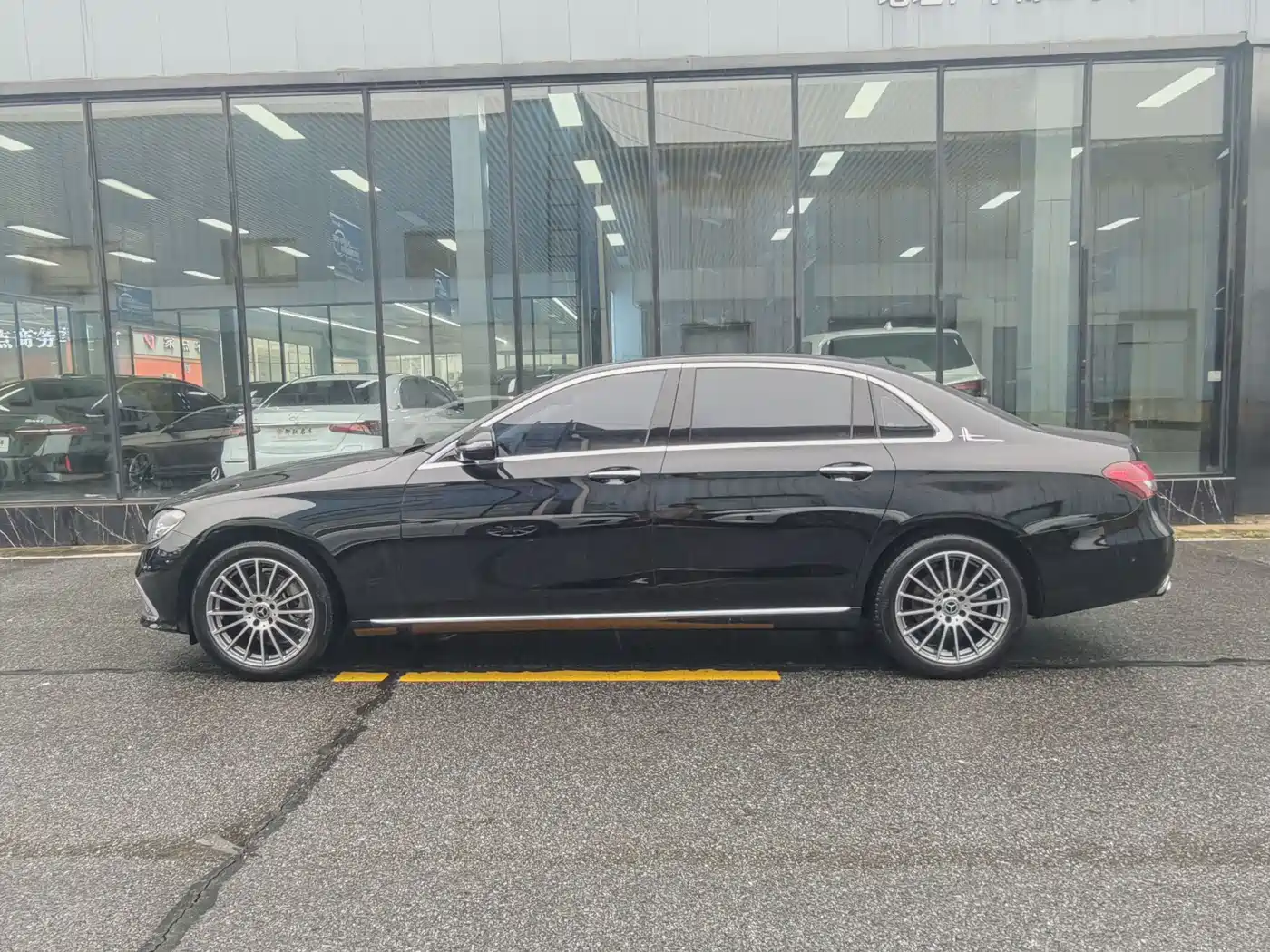 Mercedes-Benz E-Class 2023 E 260 L фото 11
