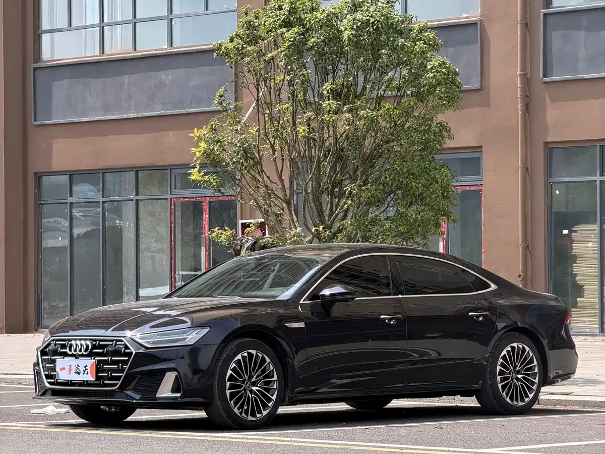 Audi A7L 2024 45 TFSI Luxury фото 2