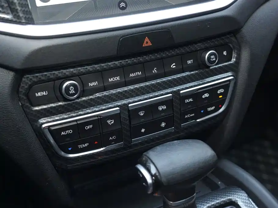 GAC Trumpchi Trumpchi GS7 2017 320T 2WD Luxury Smart Connect фото 8