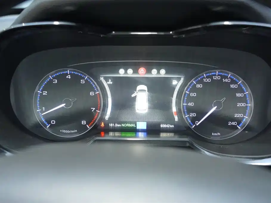 GAC Trumpchi Trumpchi GS7 2017 320T 2WD Luxury Smart Connect фото 6