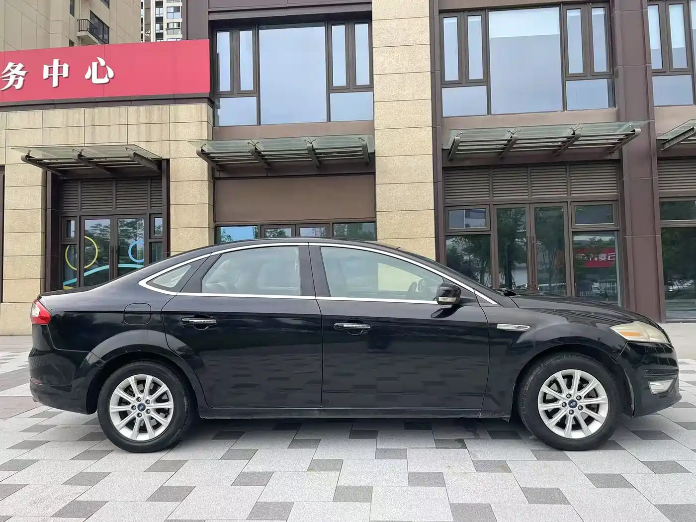 Ford Mondeo 2013 2013 2.3L Fashion Model