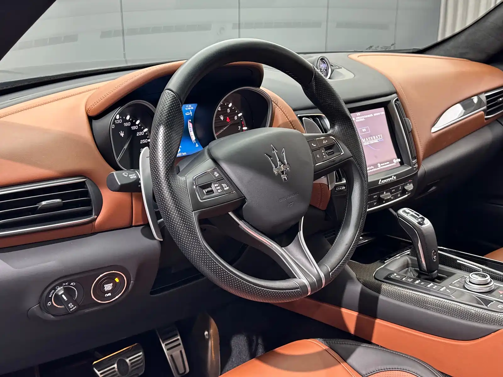 Фото 11 - Maserati Levante